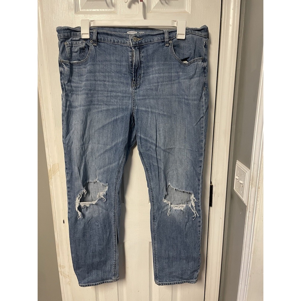 Old navy Boyfriend mid Rise Distressed womens jeans Size 16 Holes @ Knees, Used